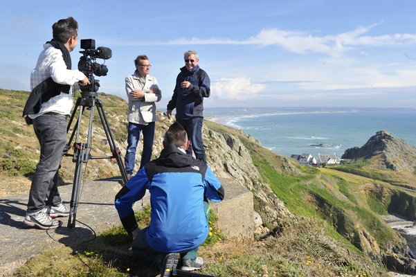 ZDF History dreht mit John Nettles bei Les Landes, Jersey